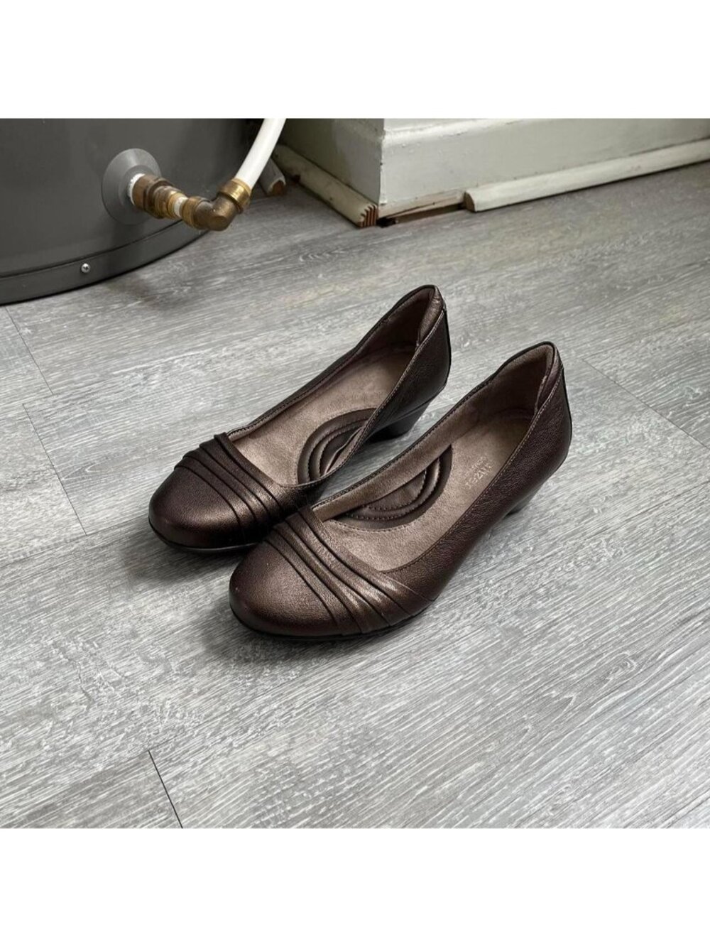Brown / Bronze “Naturalizer” Leather Y2K Kitten Heels / Shoes (Women’s Size 6M)